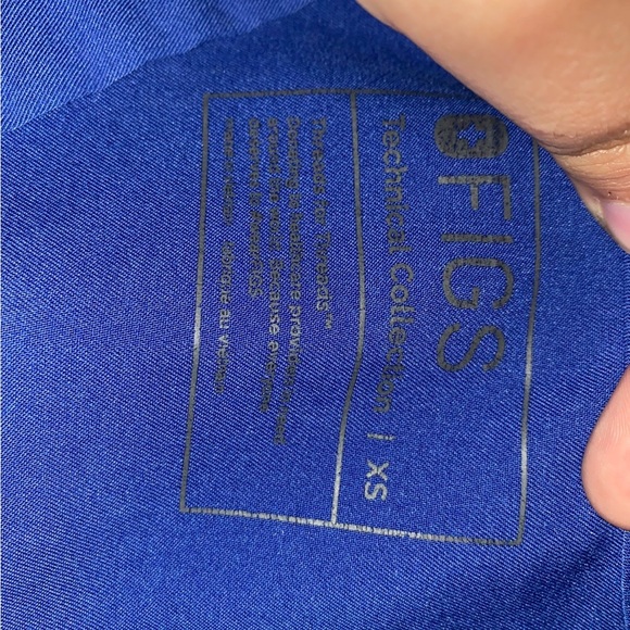 FIGS Scrub Top XS - Picture 2 of 3